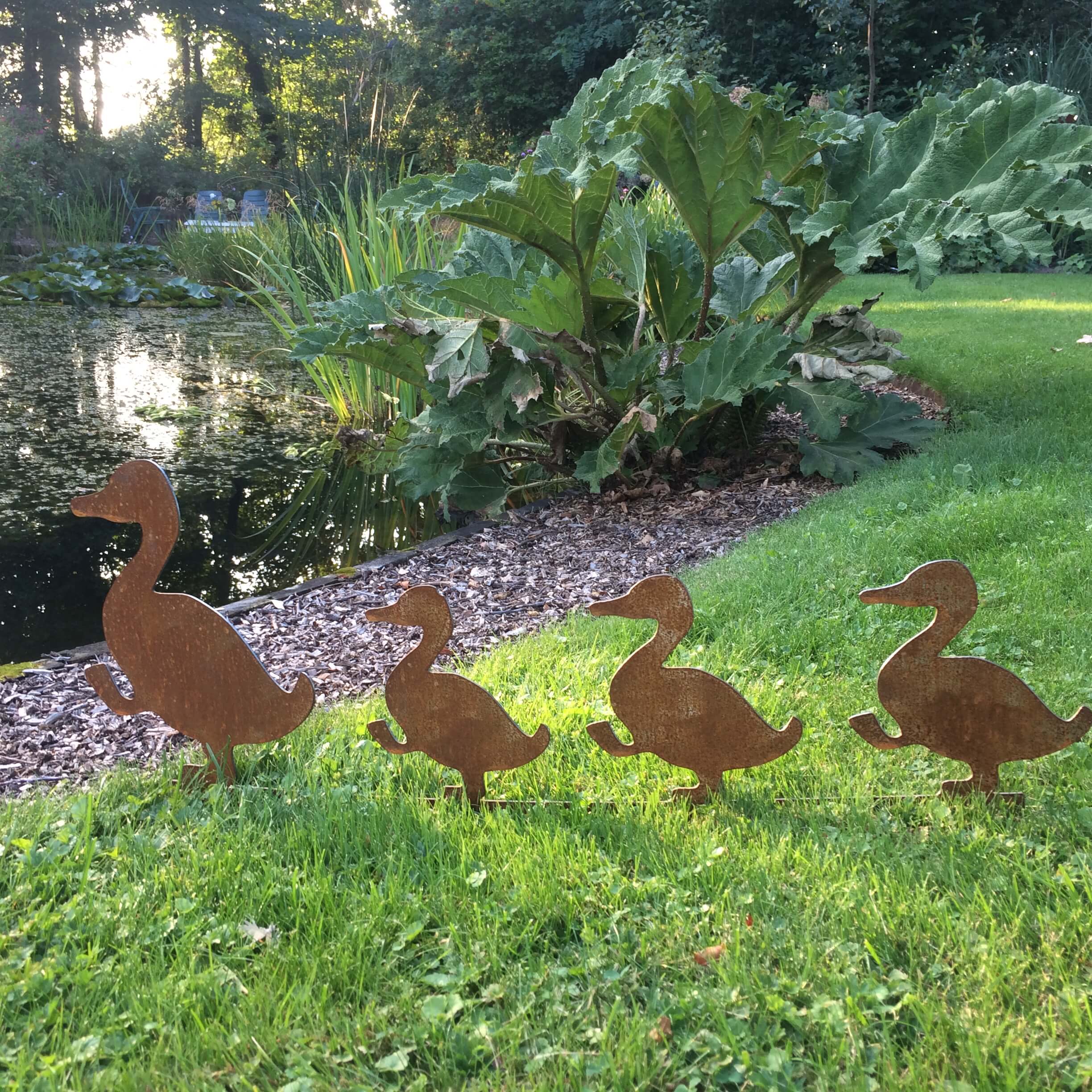 Décoration de jardin Famille de canards en acier corten