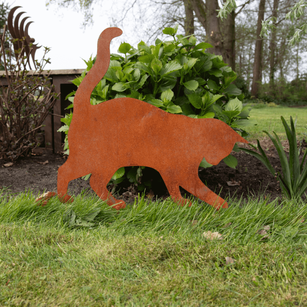 Déco de jardin Chat qui marche en acier corten